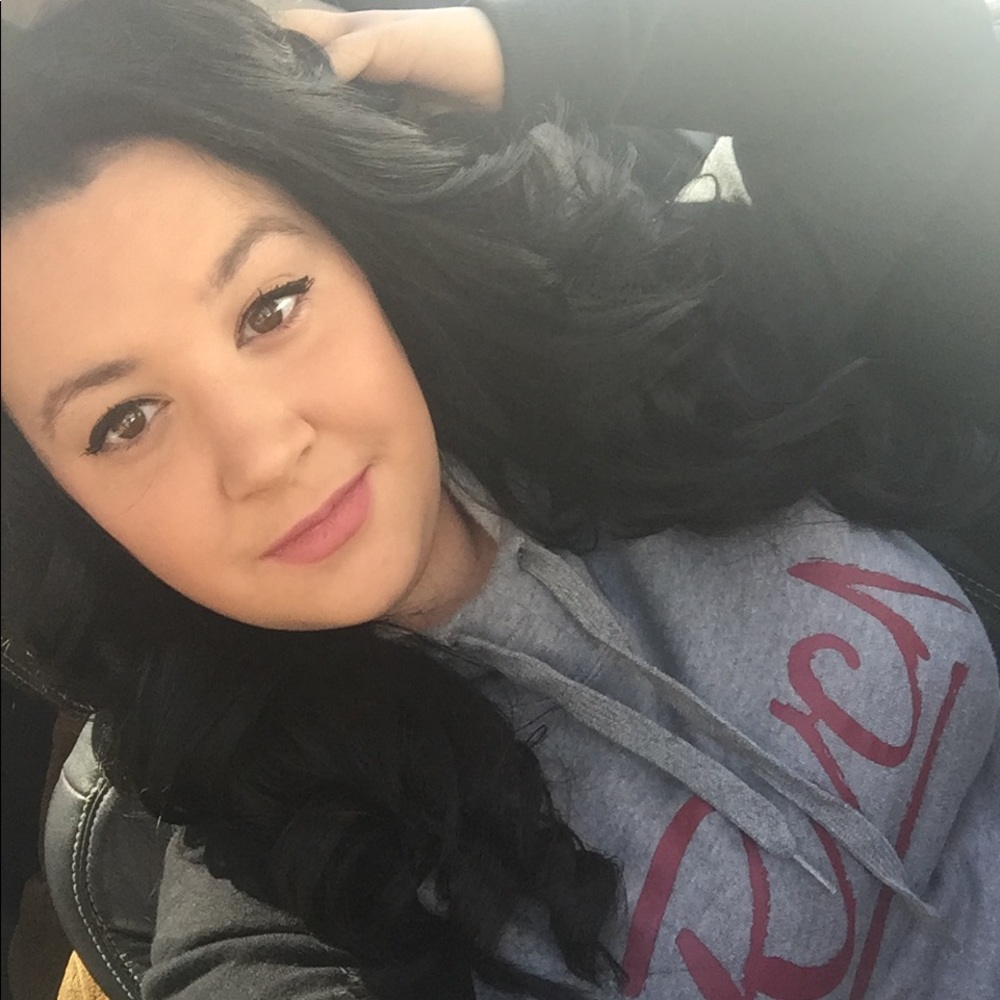 Meet your Posher, Kayla